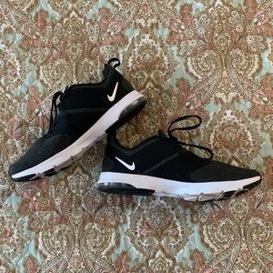 Black Nike Trainers
